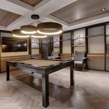 Mind Blowing City View - 2 Beds - Pool & Spa - Downtown Монреал Екстериор снимка